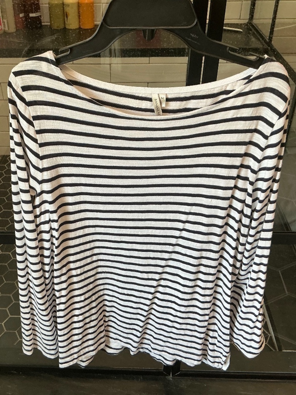 Banana Republic crewneck top black and white
